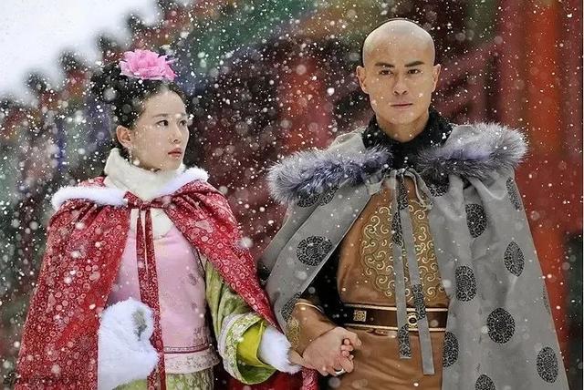 「八王爺」鄭嘉穎為次子辦百日宴！首度曝光其正面照及中文名　2歲大兒子繼承「爸媽高顏值基因」超帥氣
