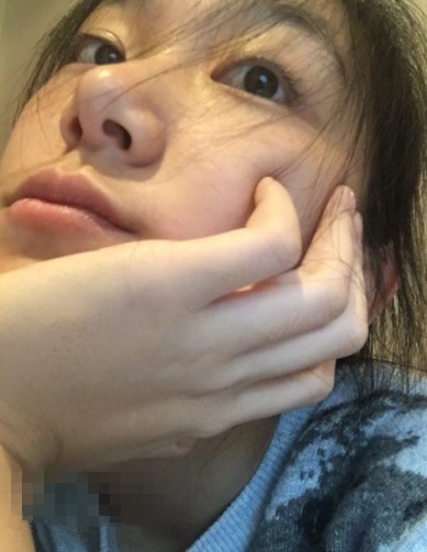 全家高顔值！孫儷「同父異母妹妹」上大學後越來越美　低頭淺笑「五官精緻越長越像姐姐」還是個學霸