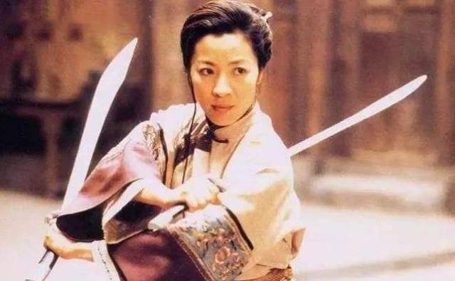 「武打女星」楊紫瓊罕曬近況！與74歲富豪男友貼臉自拍　相戀6000天「至今不婚未育」恩愛依舊
