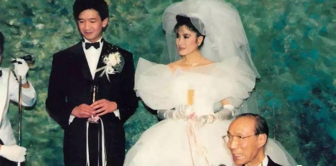 「武打女星」楊紫瓊罕曬近況！與74歲富豪男友貼臉自拍　相戀6000天「至今不婚未育」恩愛依舊