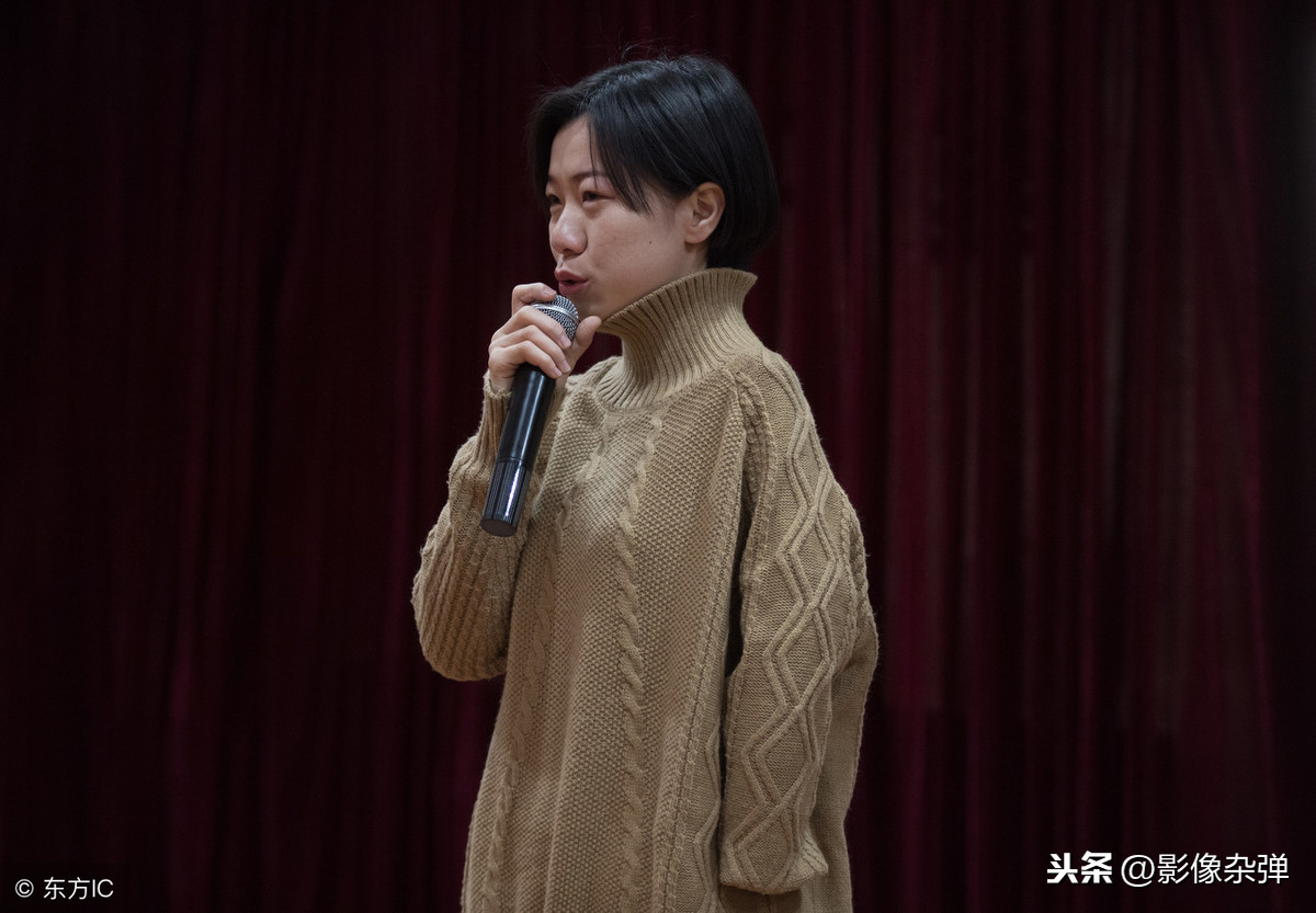 活菩薩！孤寡老人撿回「獨臂棄嬰」靠拾荒撫養25年　女孩考上研究生不忘反哺：您就是我媽