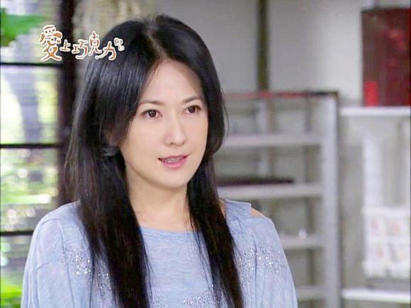 放棄10億贍養費！59歲資深女星「親自踏出豪門」　鬆口「戀上小10歲鮮肉」