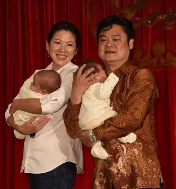 一代情歌天后「為愛嫁豪門」 4年人工受孕20次 「年近50喜迎雙胞胎」 今52歲成人生贏家