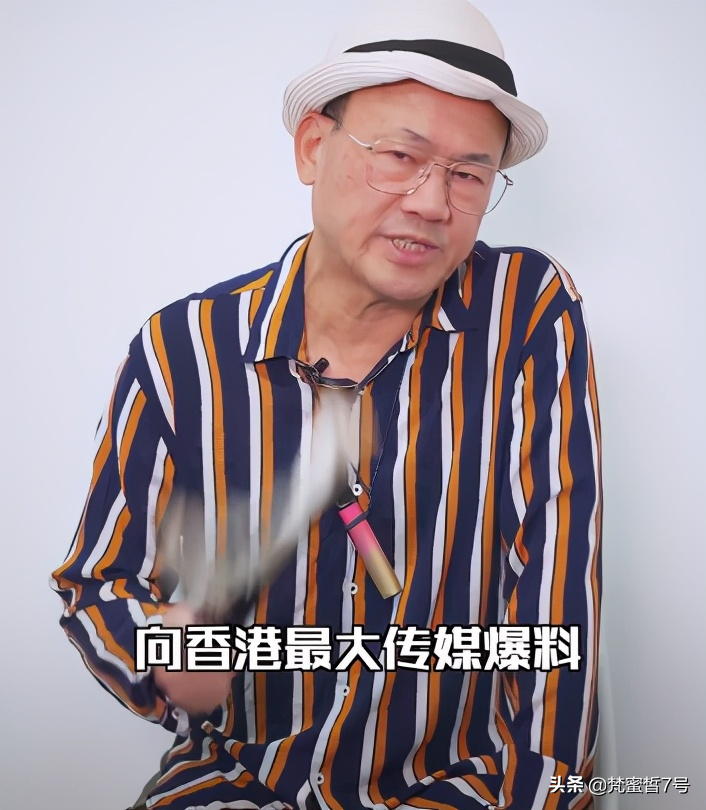 已經分手？40歲謝霆鋒踩涼拖「獨自蹲街頭吃麵」　打扮隨性「不見王菲身影」被曝：久沒互動了