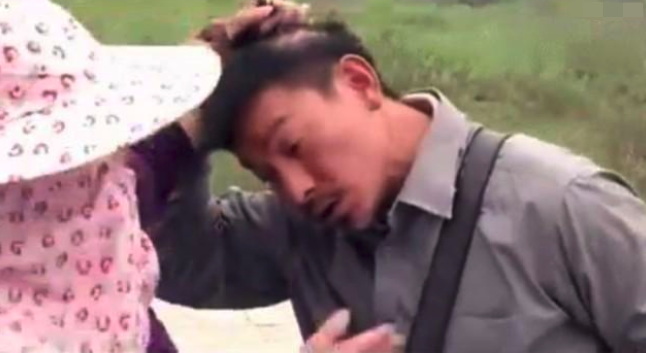 天王耍大牌？59歲劉德華拍戲現場曝光 　片場失控崩潰大哭「怒摔酒杯」嚇傻學生群演：入戲太深