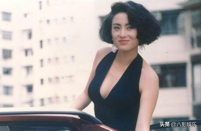 退圈10年首秀 ！52歲張敏現身「網紅直播間」　臉部變尖「與熒屏形象反差大」網友感嘆：差點沒認出