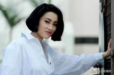 退圈10年首秀 ！52歲張敏現身「網紅直播間」　臉部變尖「與熒屏形象反差大」網友感嘆：差點沒認出