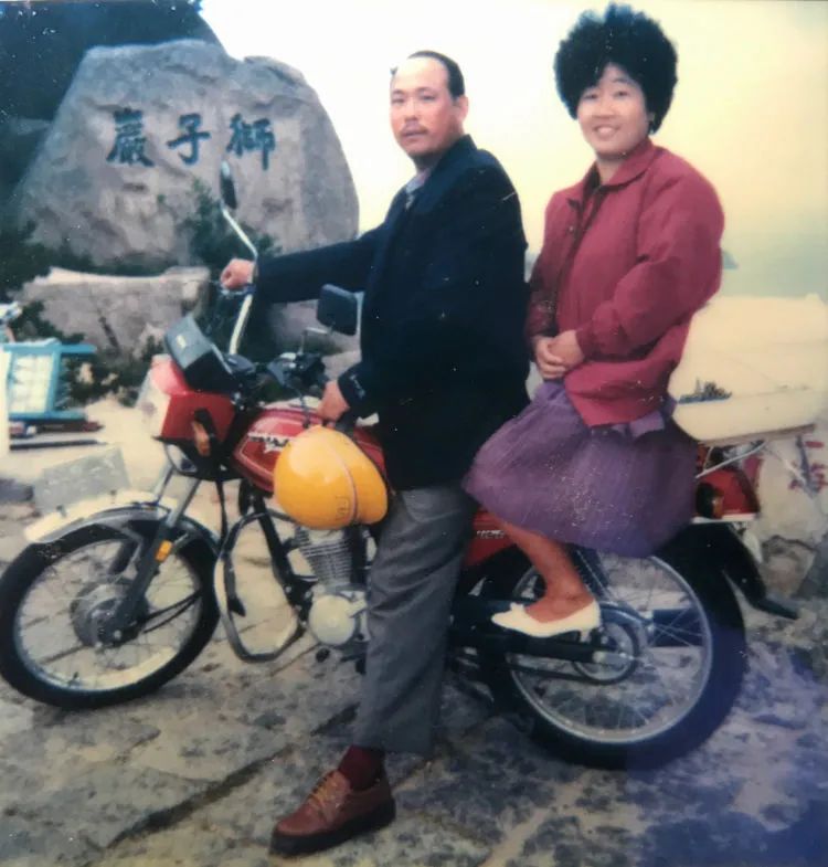 60歲終於實現諾言！老夫妻「共同打拼40年」從沒看過外面世界　晚年賣房「自駕房車到處玩」：對不起老伴