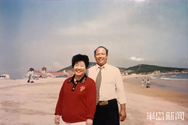 60歲終於實現諾言！老夫妻「共同打拼40年」從沒看過外面世界　晚年賣房「自駕房車到處玩」：對不起老伴