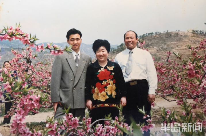 60歲終於實現諾言！老夫妻「共同打拼40年」從沒看過外面世界　晚年賣房「自駕房車到處玩」：對不起老伴
