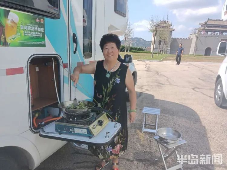 60歲終於實現諾言！老夫妻「共同打拼40年」從沒看過外面世界　晚年賣房「自駕房車到處玩」：對不起老伴