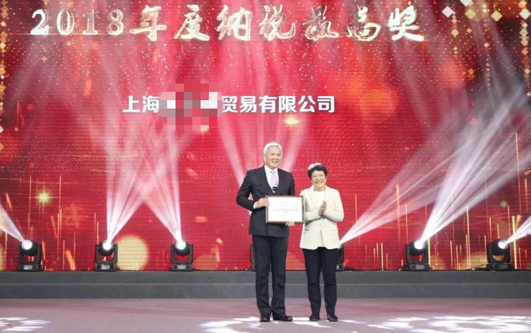 嘆為觀止！張庭「160億豪華倉庫」內景曝光　滿屋8米大貨架「面積堪比大型家居市場」還不止一個