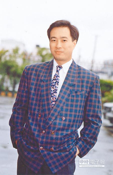 獨居淡水！《軍官與淑女》姜厚任「體重30年不變」自豪有人魚線　曝「65歲退休生活」笑喊：這輩子打光棍到底