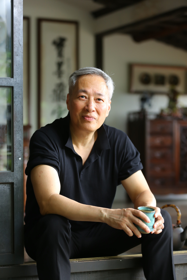 獨居淡水！《軍官與淑女》姜厚任「體重30年不變」自豪有人魚線　曝「65歲退休生活」笑喊：這輩子打光棍到底
