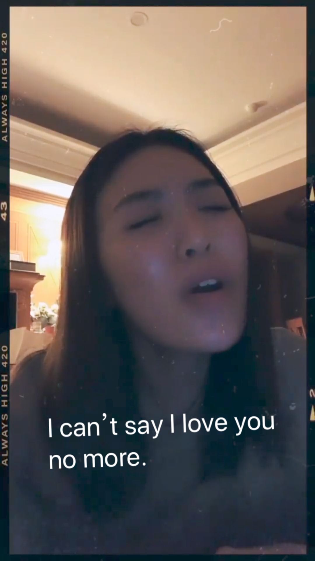 高以翔離開將一年！女友Bella再PO深夜影片　眼神迷離神態憂傷「疑微醺高歌表白摯愛」惹全網淚目