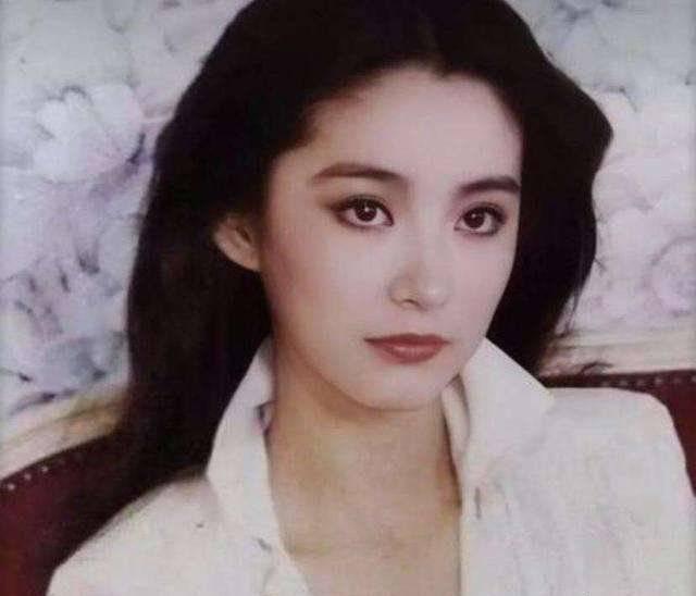 被酸老了有皺紋！66歲林青霞罕曝心聲：「美女稱號，把我壓得喘不過氣」　如今坦然接受：我可以老了