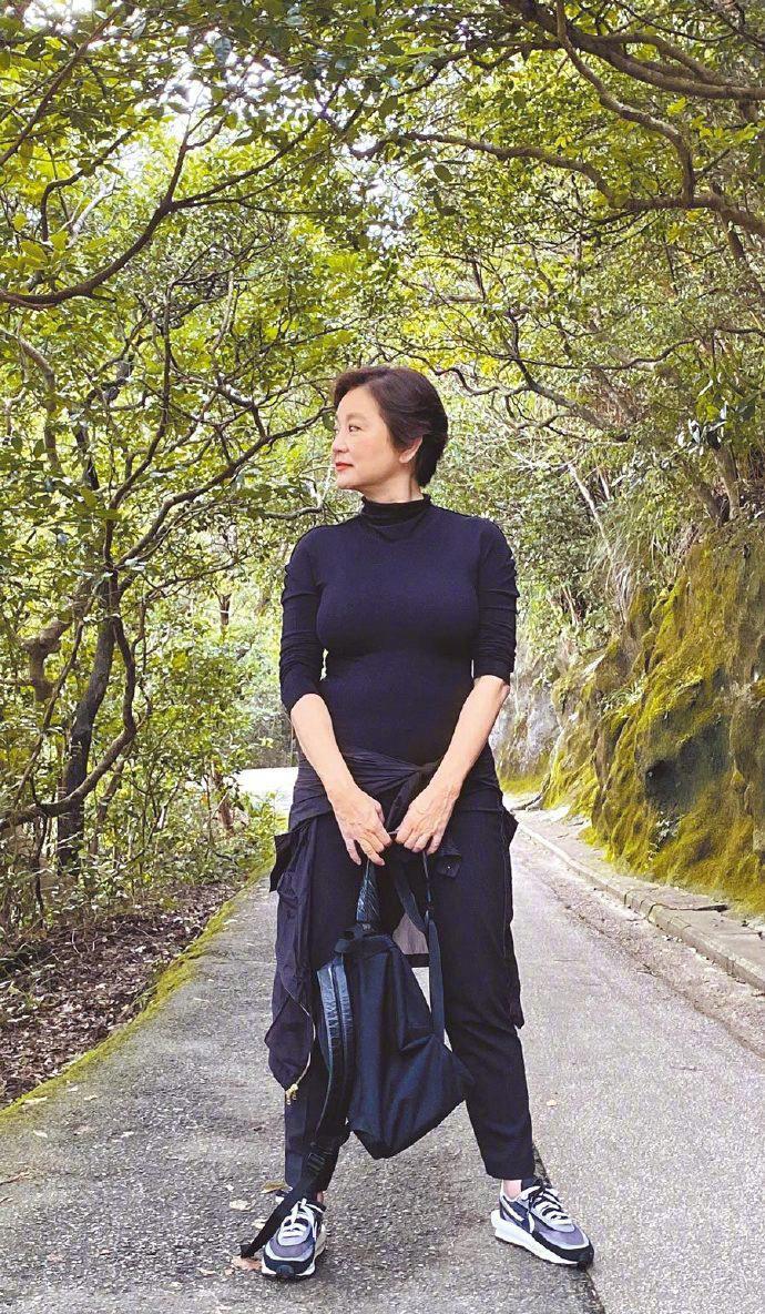 被酸老了有皺紋！66歲林青霞罕曝心聲：「美女稱號，把我壓得喘不過氣」　如今坦然接受：我可以老了
