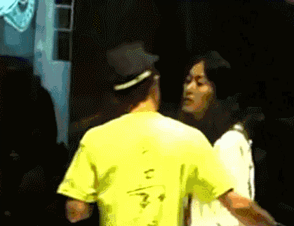 曾在秀場「一脫成名」！22歲閃婚華誼總裁又離婚撕破臉　26歲愛上「情場浪子」未婚生女隱退