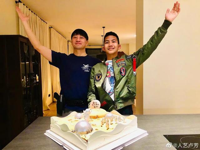 《爸哪》萌娃都長大了！天天暴風抽高「帥成了長腿男神」    　考拉顏值驚艷如「鍾麗緹翻版」小美人魚♥