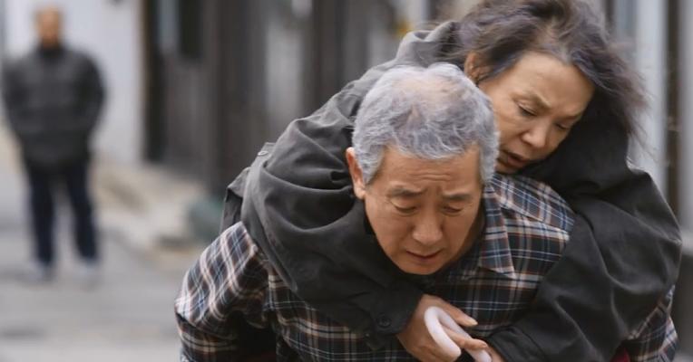再婚4年後！62歲大媽哭訴「每個月退休金4萬元」　卻連「買菜的錢」都沒有：晚年找伴真的錯了嗎？
