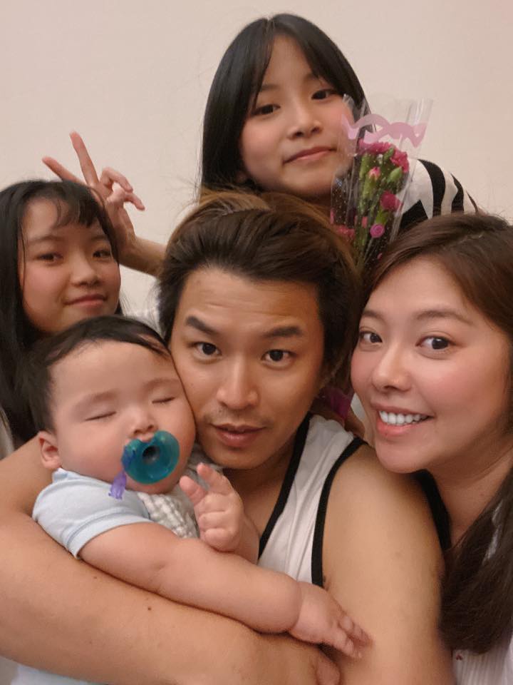 娶到妳好幸運！阿弟淚謝「愛妻擺攤撐家計」偷往口袋塞錢　收入比他多10倍「在外仍給足面子」護尪暖舉全曝光