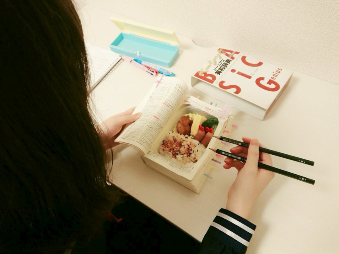 腦洞超大！日本可愛萌妹憑「低成本小發明」吸粉無數　 10個「創意搞怪」作品更逗樂網友：想象力豐富