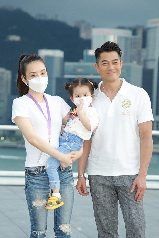 不見郭富城身影！天王嫂方媛深夜「曬大女兒近照」　3歲C寶頭戴髮箍「精緻可愛」宛如童話小公主