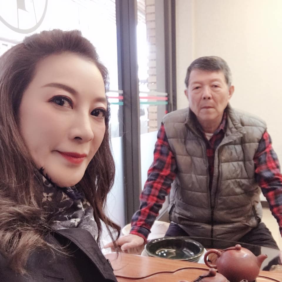 師姐斷言重症末期！楊繡惠為父母「預錄訣別身後話」才開口就大哭　已備妥遺照「臨終前2心願曝光」