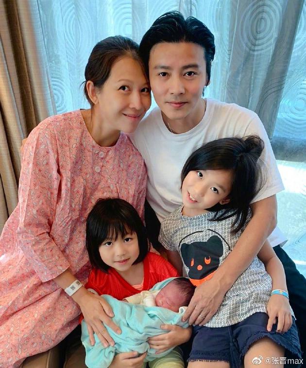 蔡少芬為1歲兒子慶生！罕公開3孩子「正面合影」幸福溫馨　兩女兒「顏值搶鏡」：一個像媽一個像爸