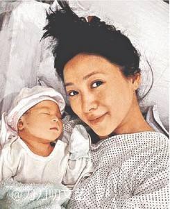 兒時被吐槽浪費基因！「亞姐冠軍」翁虹13歲女兒近照曝光　顏值逆襲「五官精緻立體」網讃酷似阿嬌