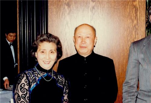 36歲哥哥「不戀愛不結婚」！妹妹急壞要「給哥哥做紅娘」遭拒　他紅著臉表白：我非妳不娶 