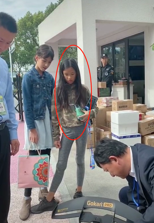 屢次被吐槽長得醜！ 張庭10歲女兒首次回應「長相爭議」 　霸氣回復惡評「被媽媽狂誇」：姑娘比我明智