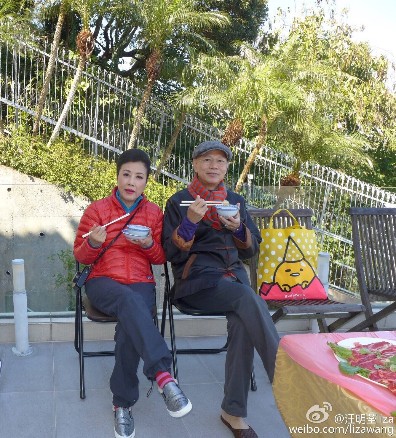 有錢任性！73歲TVB一姐汪明荃在「6千萬豪宅天台」擺地攤　近百款名牌包「堆一起晾曬」場面超壯觀