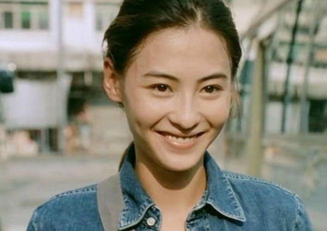張柏芝三胎兒暴風抽高！年僅2歲就「與媽媽蹲著齊高」　近照曝光黃捲毛「精緻可愛」宛若洋娃娃