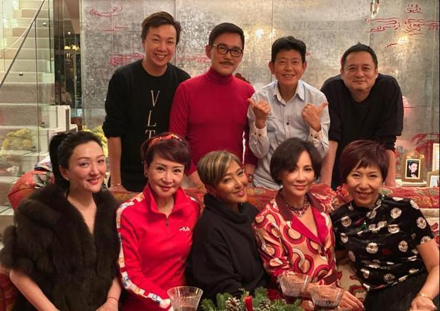 如女皇般生活！劉嘉玲「用2千萬清朝花瓶」插花　早餐喝「15萬紅酒配鮑魚」曾霸氣稱：我不止8億