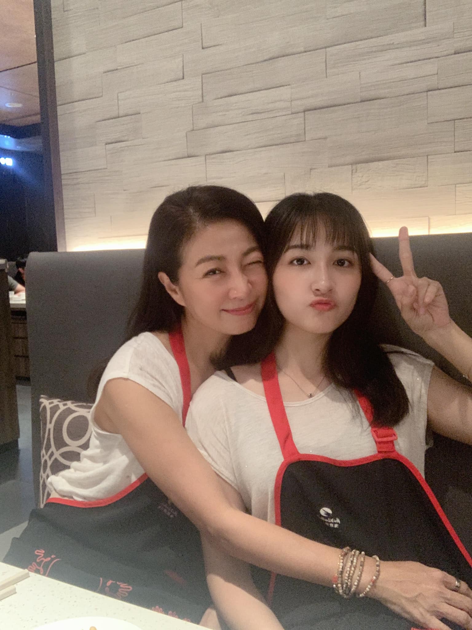 有皺紋最美！方文琳坦言「為凍齡在臉上動過」後悔莫及：這不是我　半百後「決定崇尚自然」活得自在最重要
