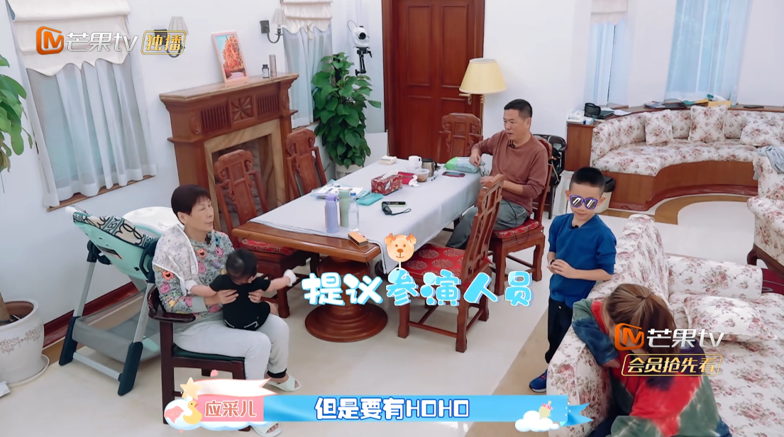 生氣媽媽不給買愛衣！7歲Jasper擅自「刪節目組視頻」惹怒應采兒　反省後高情商「認錯舉動」被讃爆