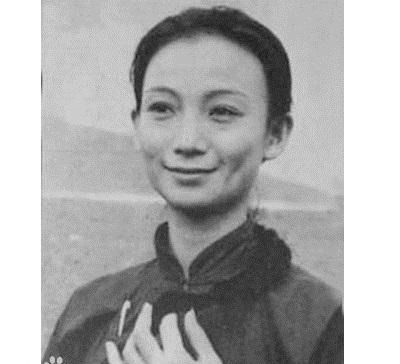 同住共侍一夫！瓊瑤閨蜜為愛當小三「不惜一輩子不生」　晚年「原配離婚扶她上位」：已情同姐妹