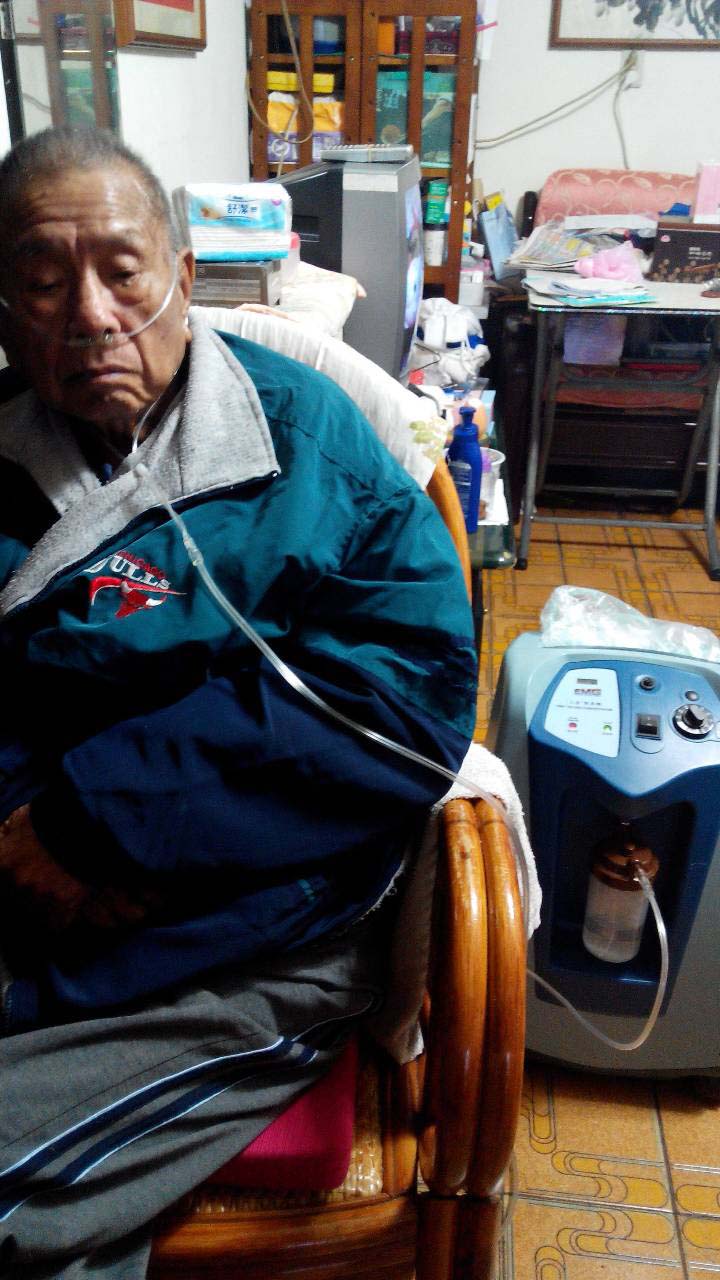 兄弟姊妹都成家！大齡孝女「單身顧85歲老父」感嘆：是理所當然　「為孝順犧牲不敢婚」長照沒有盡頭