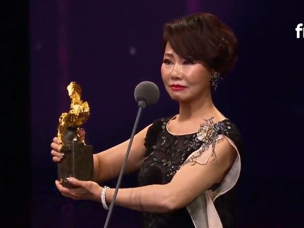 顧還債卻疏忽女兒！影后呂雪鳳「50年來拚命賺錢還千萬債」　自責告白「女兒不喊我媽」：我是不及格母親