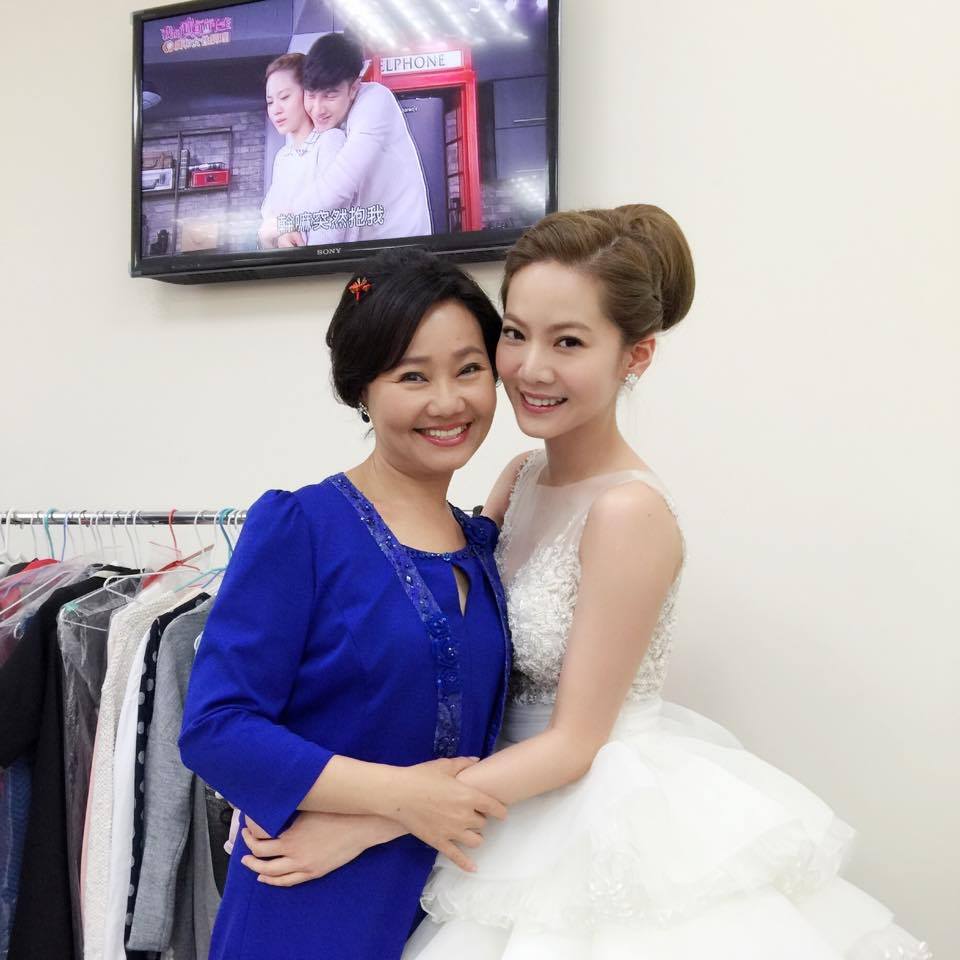 顧還債卻疏忽女兒！影后呂雪鳳「50年來拚命賺錢還千萬債」　自責告白「女兒不喊我媽」：我是不及格母親
