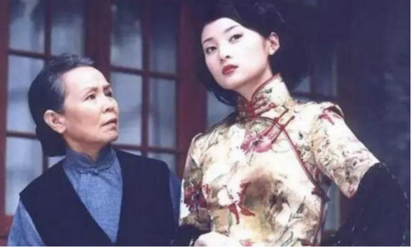 54歲再演20歲少女！劉嘉玲「雙馬尾造型」被嘲過度裝嫩　鼻孔太出戲「獲知名女星發文力挺」