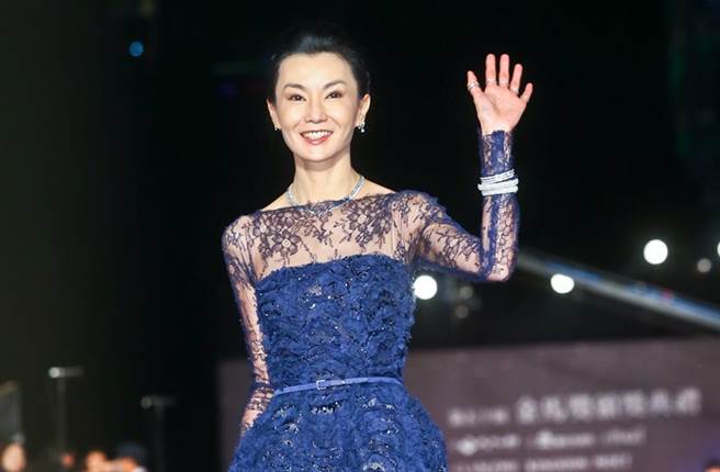 息影16年生活曝光！影后張曼玉「身價6億被拍到狂掃地攤貨」　私下超簡樸「心靈富足是最珍貴的財富」