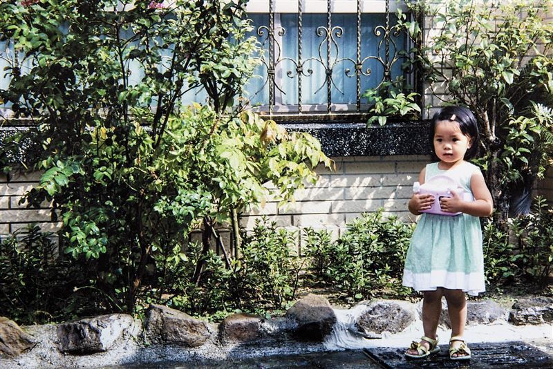 領養棄娃13年！女主播坦承「在女兒身上學更多」：是上帝的禮物　親帶孩子尋根「擁抱身世緣份」愛女回應惹淚