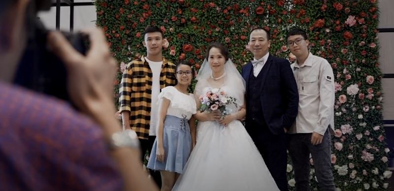 領養棄娃13年！女主播坦承「在女兒身上學更多」：是上帝的禮物　親帶孩子尋根「擁抱身世緣份」愛女回應惹淚