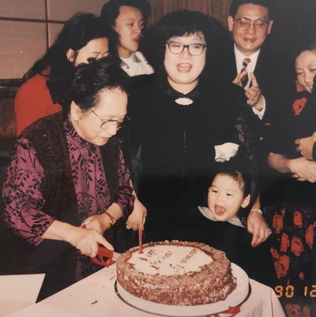 原諒上代恩怨！沈殿霞女兒「同框異母姊妹」接納爸爸新家庭　缺12年父愛「鬆口和鄭少秋關係」