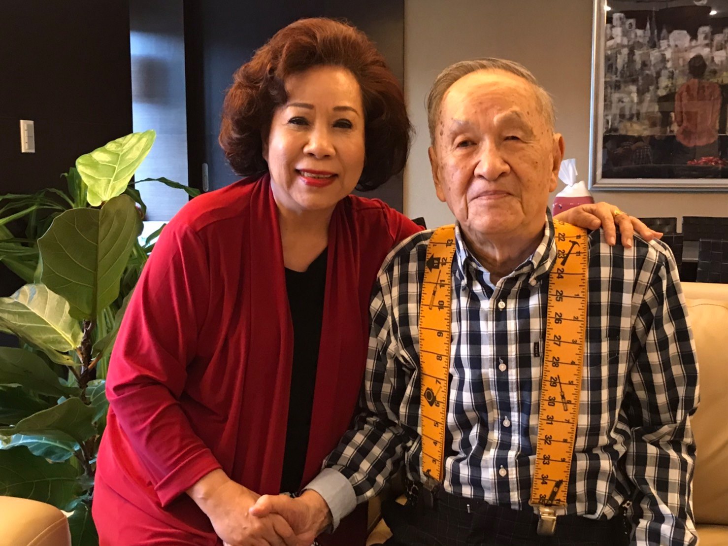 享受變老發福！黃越綏「堅持不減肥保養」一塊肥皂洗全身　不追求物質「只要夜市小吃就滿足」