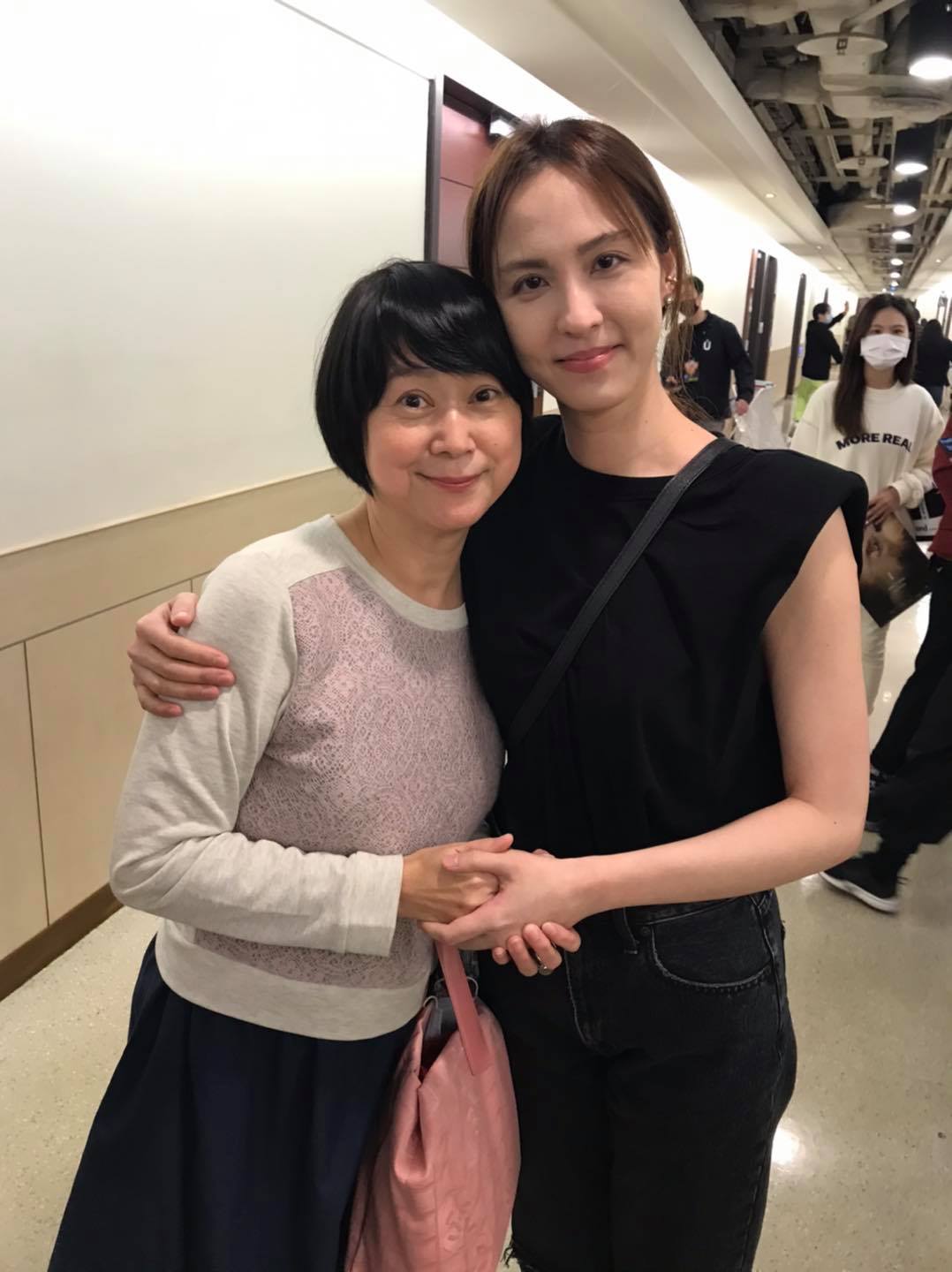 夫逝後痛悟！55歲王月「突爆瘦10公斤」坦言：都是為李國修　和出嫁女兒住隔壁「享含飴弄孫樂趣」