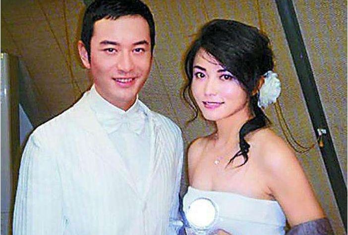 33歲穿婚紗離開！前男友黃曉明差點崩潰　葬禮現場范冰冰強忍悲痛「千萬粉絲含淚送別」：一路走好
