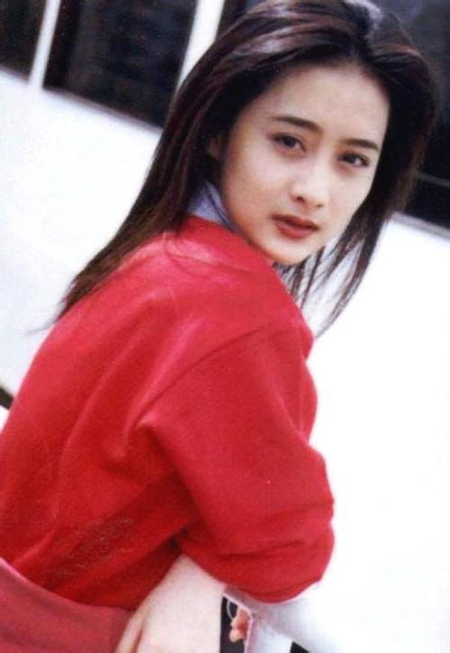 最美瓊女郎！3任男友愛她如命「嫁百億富豪」相約不生子　9年豪門夢碎「46歲單身近照」簡直逆生長